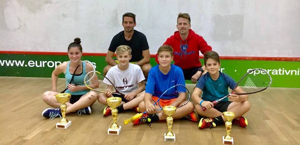 Szerb Junior Open résztvevők és edzőik
